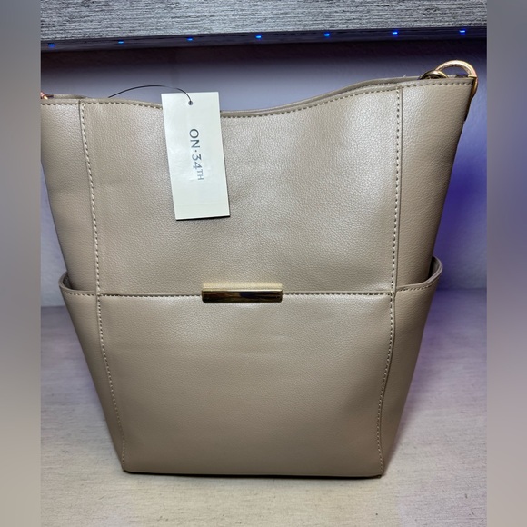 ON•34th Hattie Bucket Bag in Dune – SOLD OUT at Macy’s – NWT - Picture 2 of 15